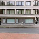 Huswell - Modern 3-Bedroom Apartment With Family-Friendly Touches