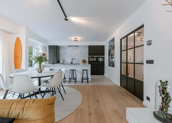 Huswell - Modern 3-Bedroom Apartment With Family-Friendly Touches