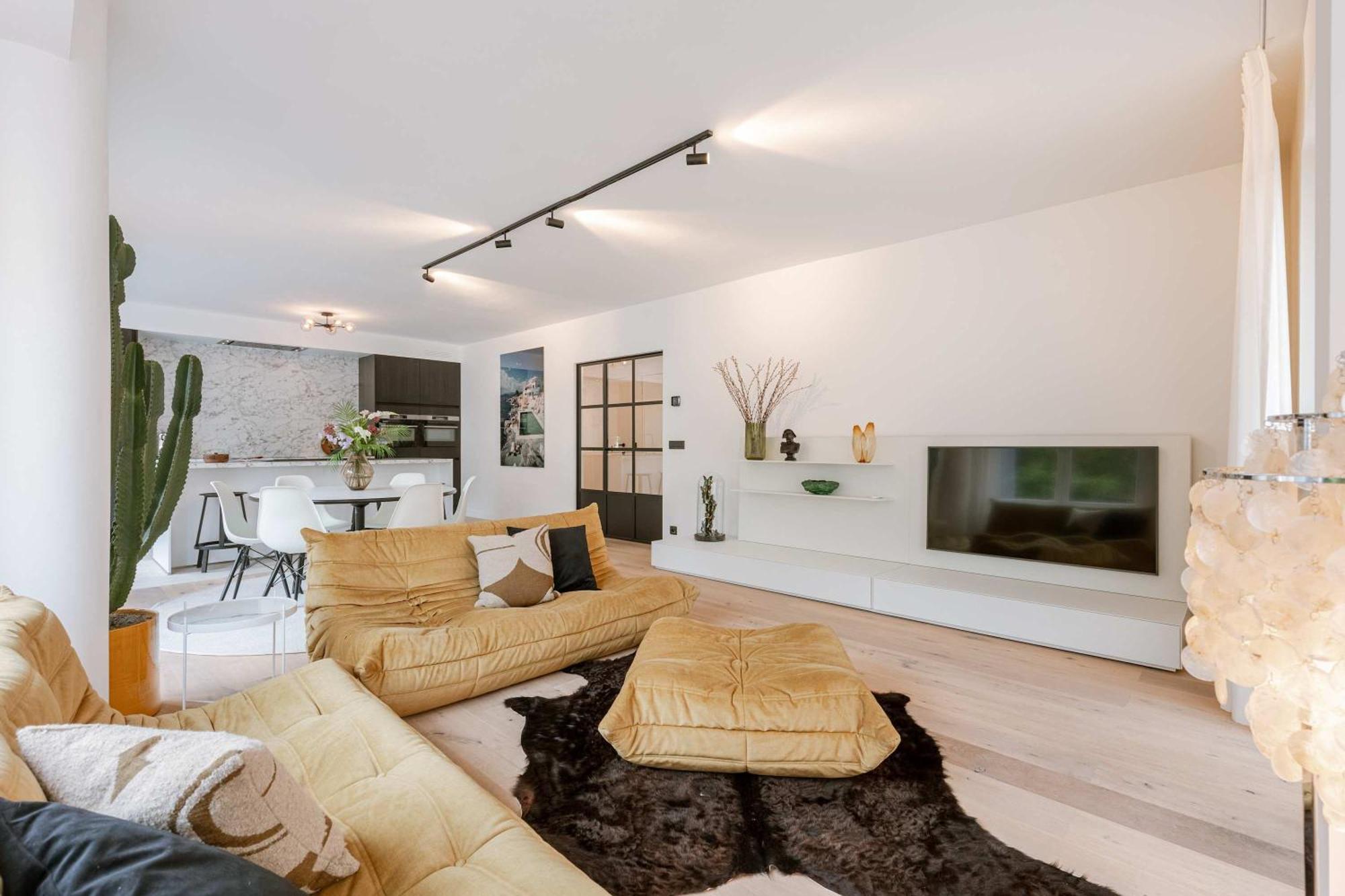 Huswell - Modern 3-bedroom With Family-friendly Touches Appartement Oostende