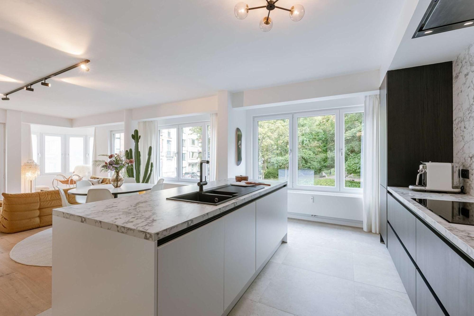 Huswell - Modern 3-bedroom With Family-friendly Touches *